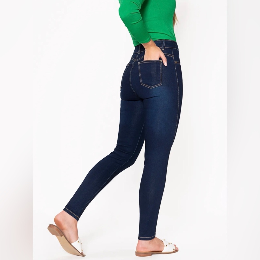 ELA High-Rise Dark Wash Skinny Jeans Size 6